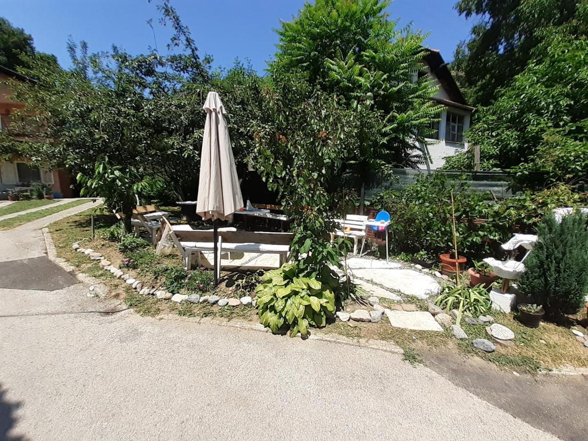 Rooms & Apartment Gh Pasha ทูซลา ภายนอก รูปภาพ