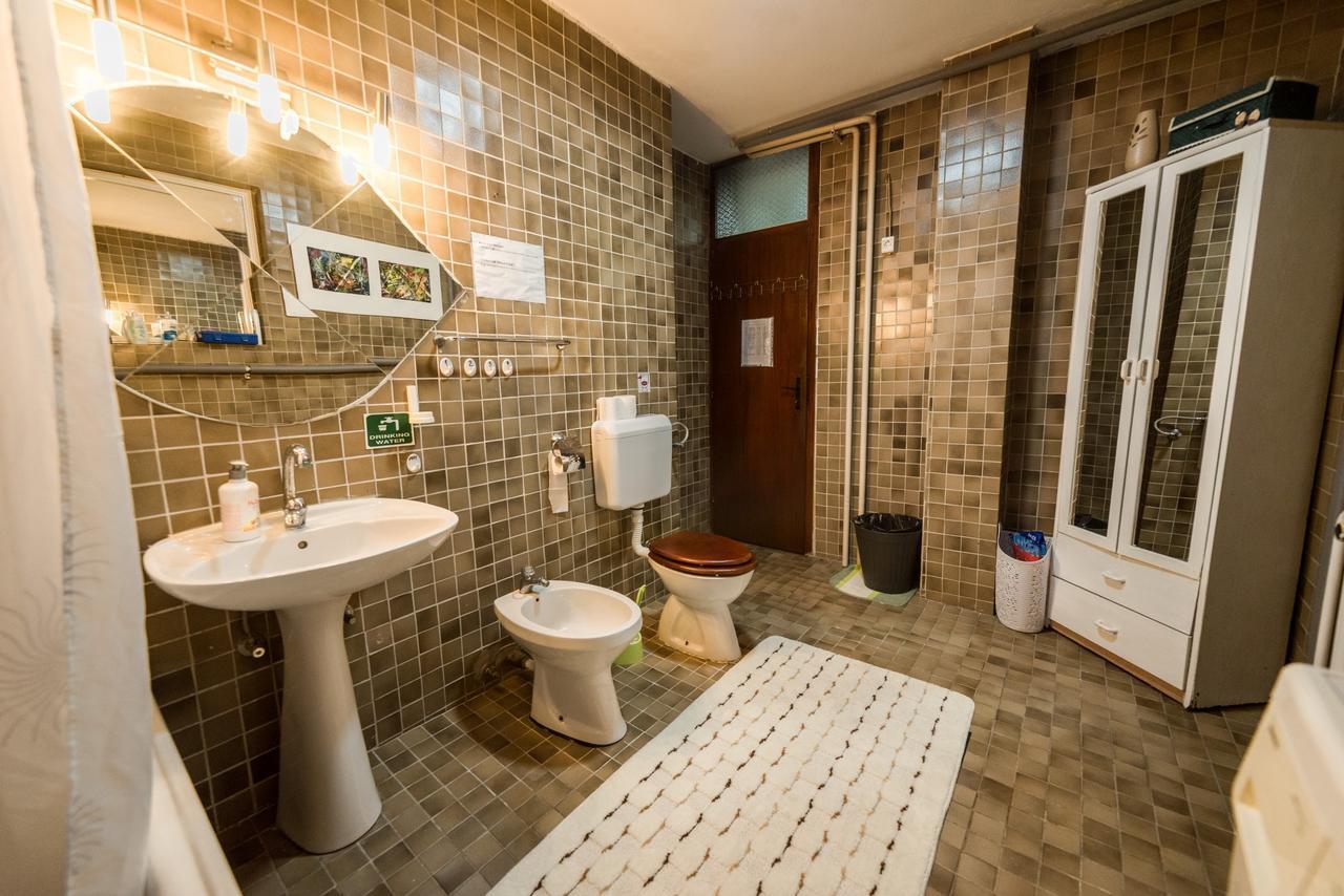 Rooms & Apartment Gh Pasha ทูซลา ห้อง รูปภาพ