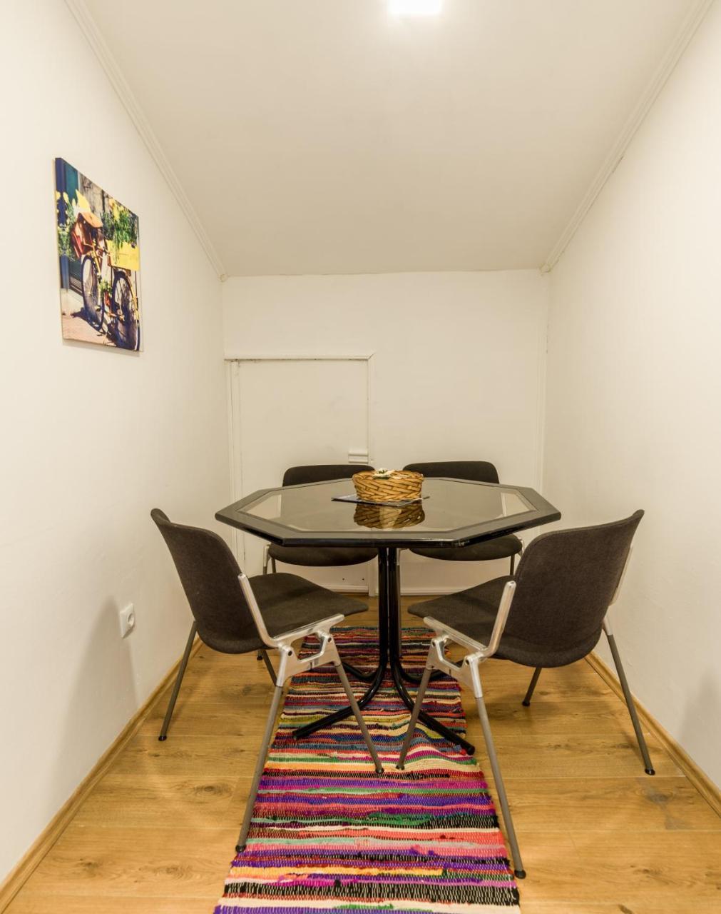 Rooms & Apartment Gh Pasha ทูซลา ภายนอก รูปภาพ